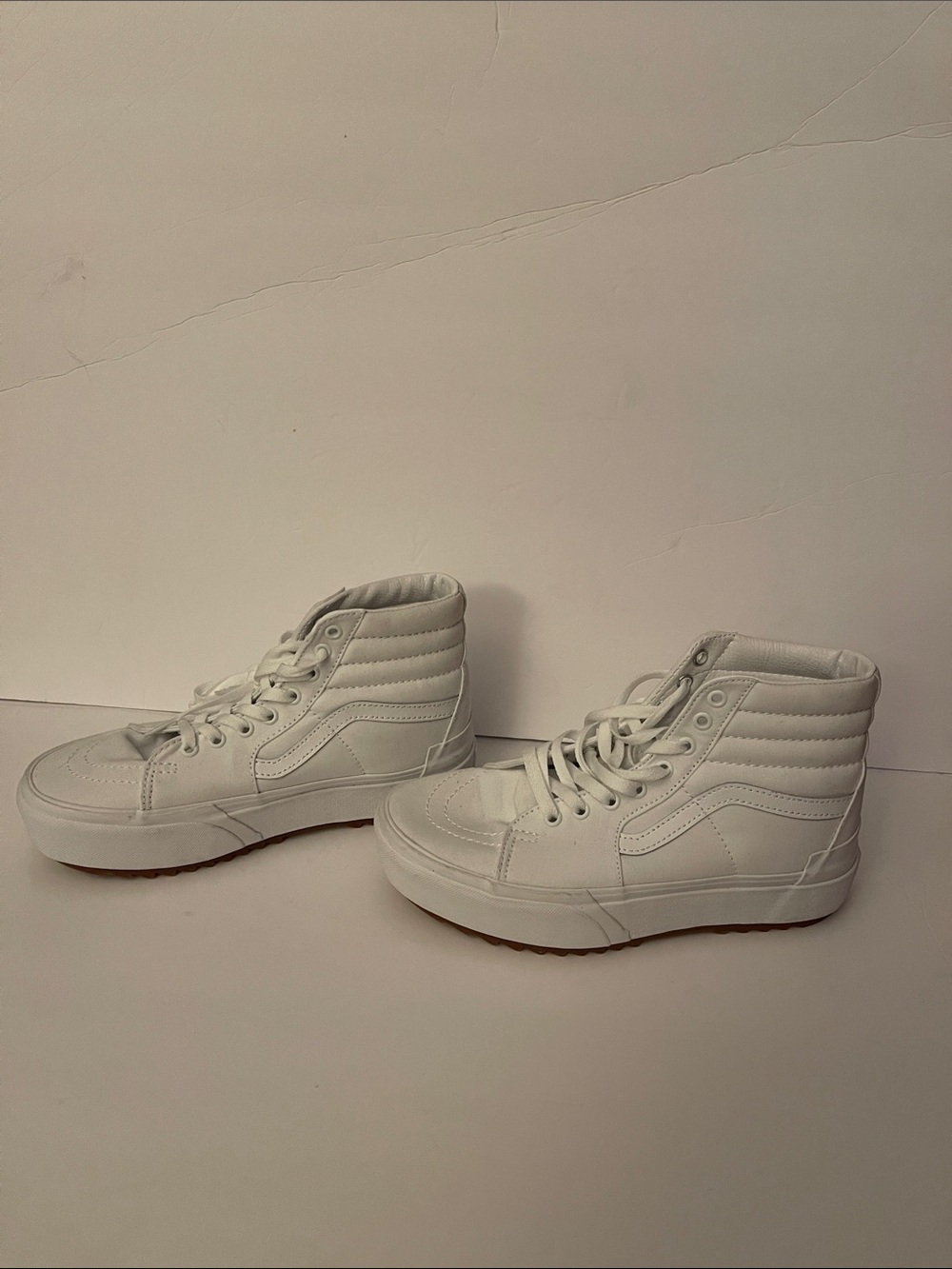 Women High-Top Casual Sneakers in White Size 9